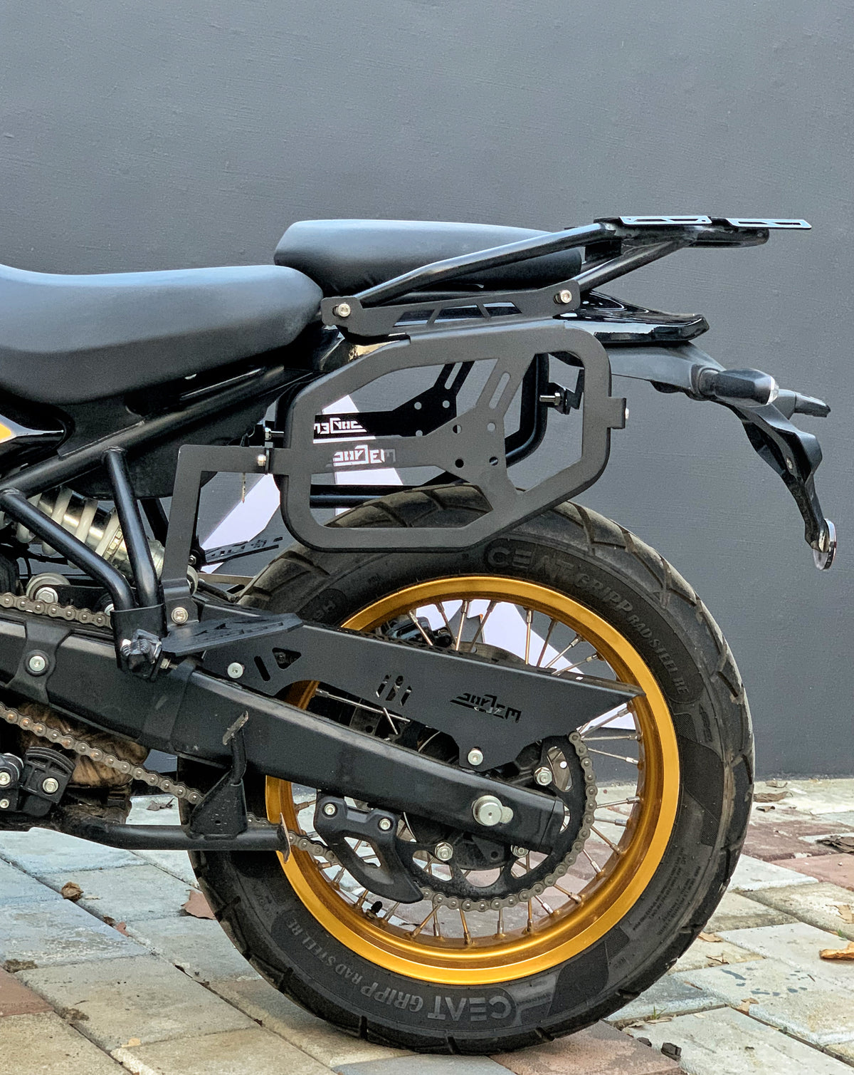 re  himalayan 450 accessories