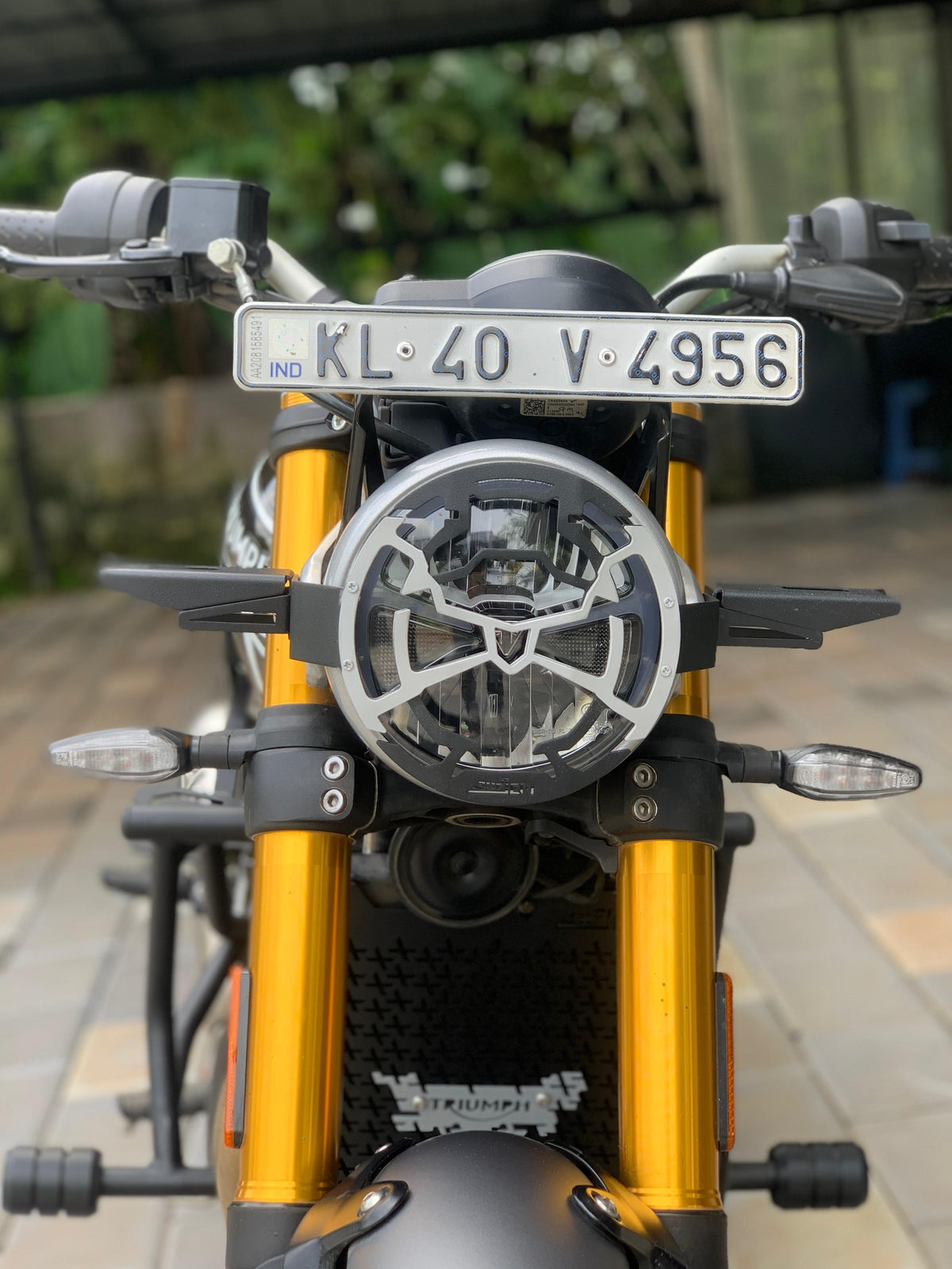 triumph speed 400 headlight grill