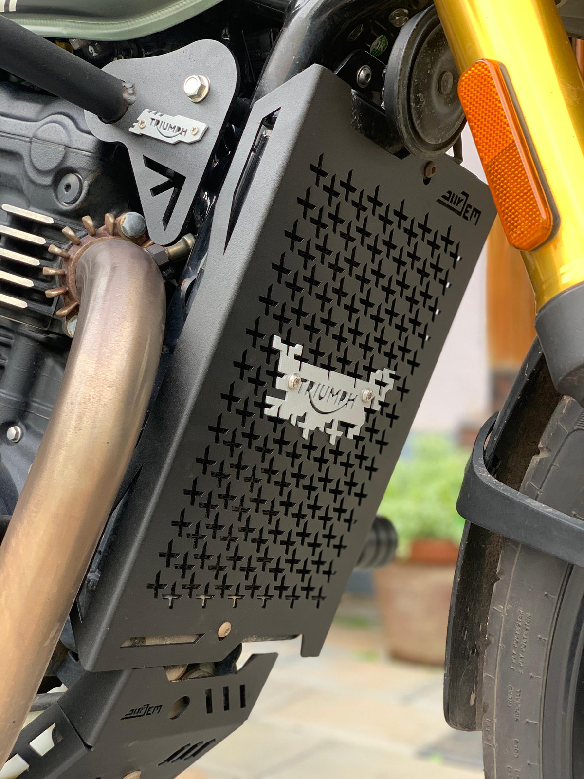 scrambler 400 x radiator guard