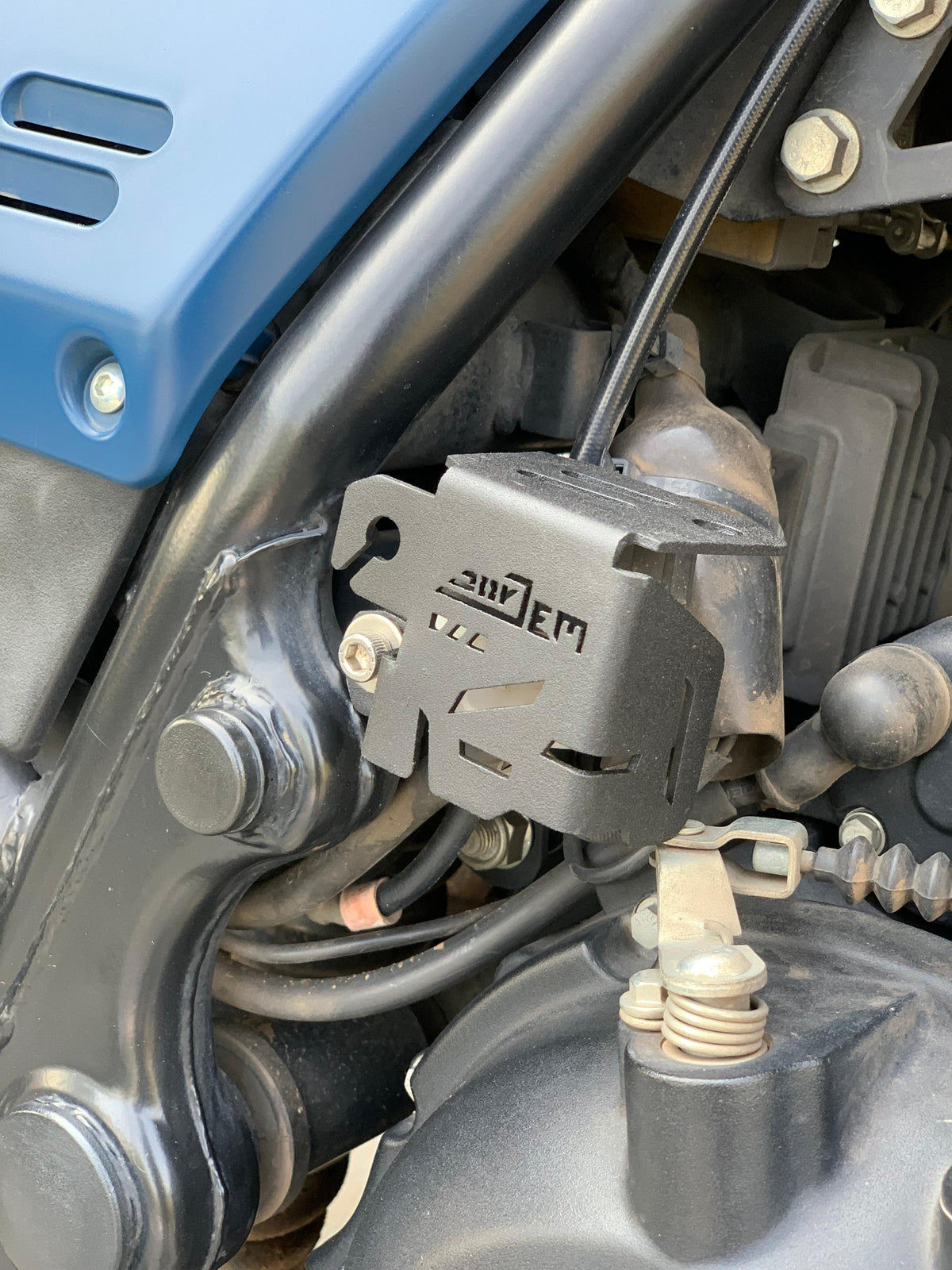 Oil container guard for himalayan scram 411