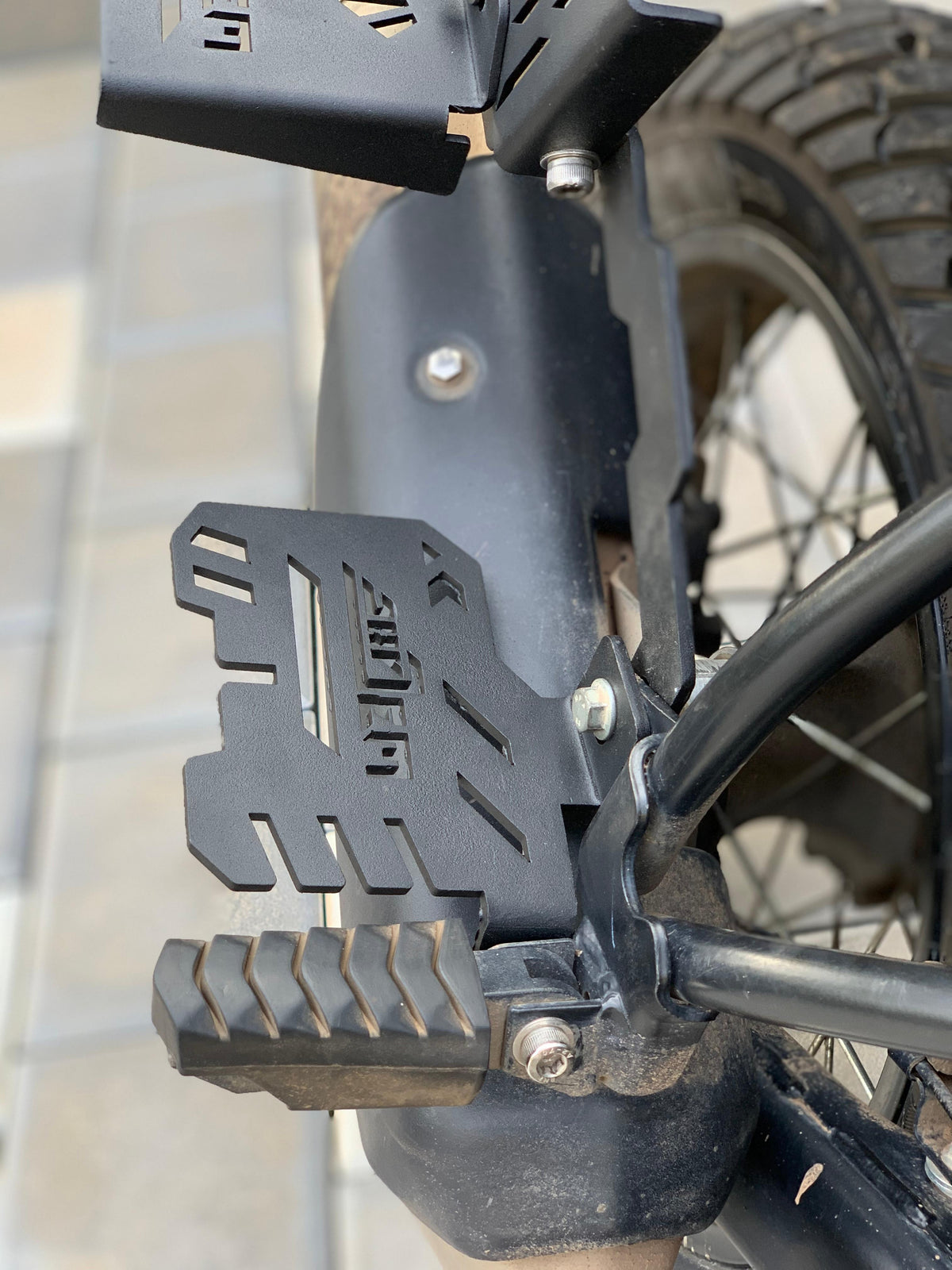 scram 411 foot rest