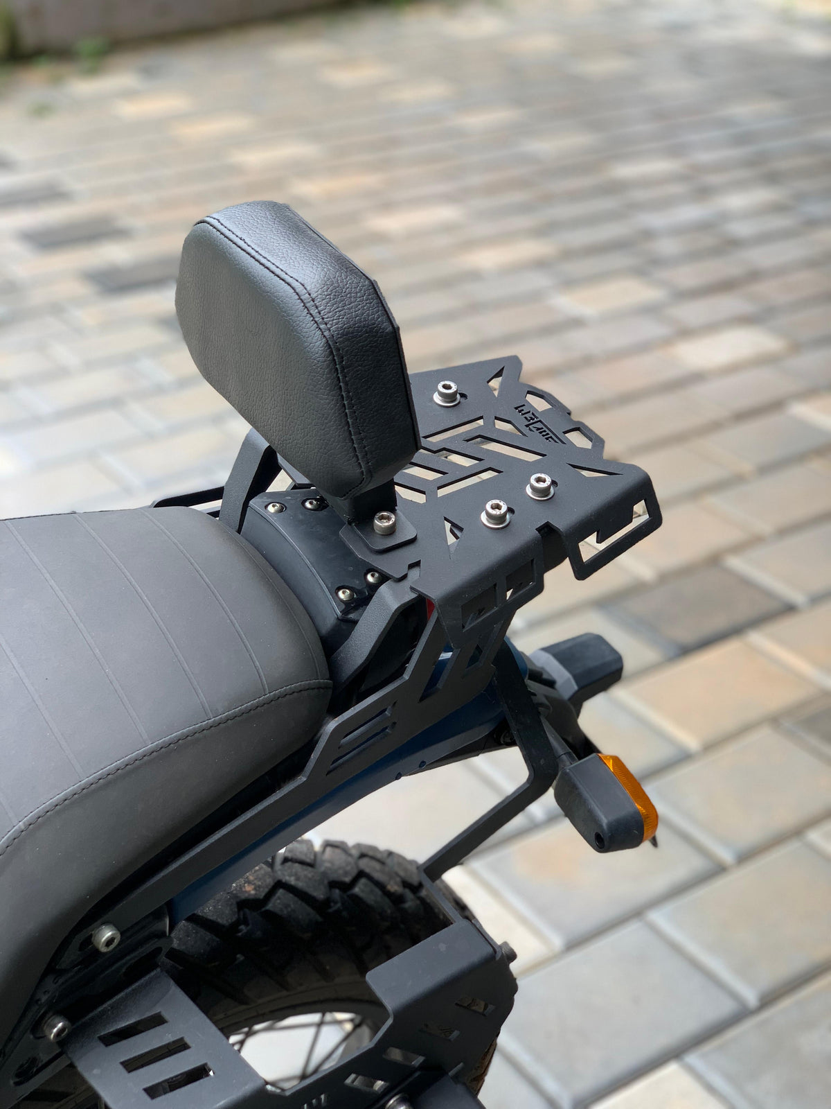 scram 411 luggage carrier