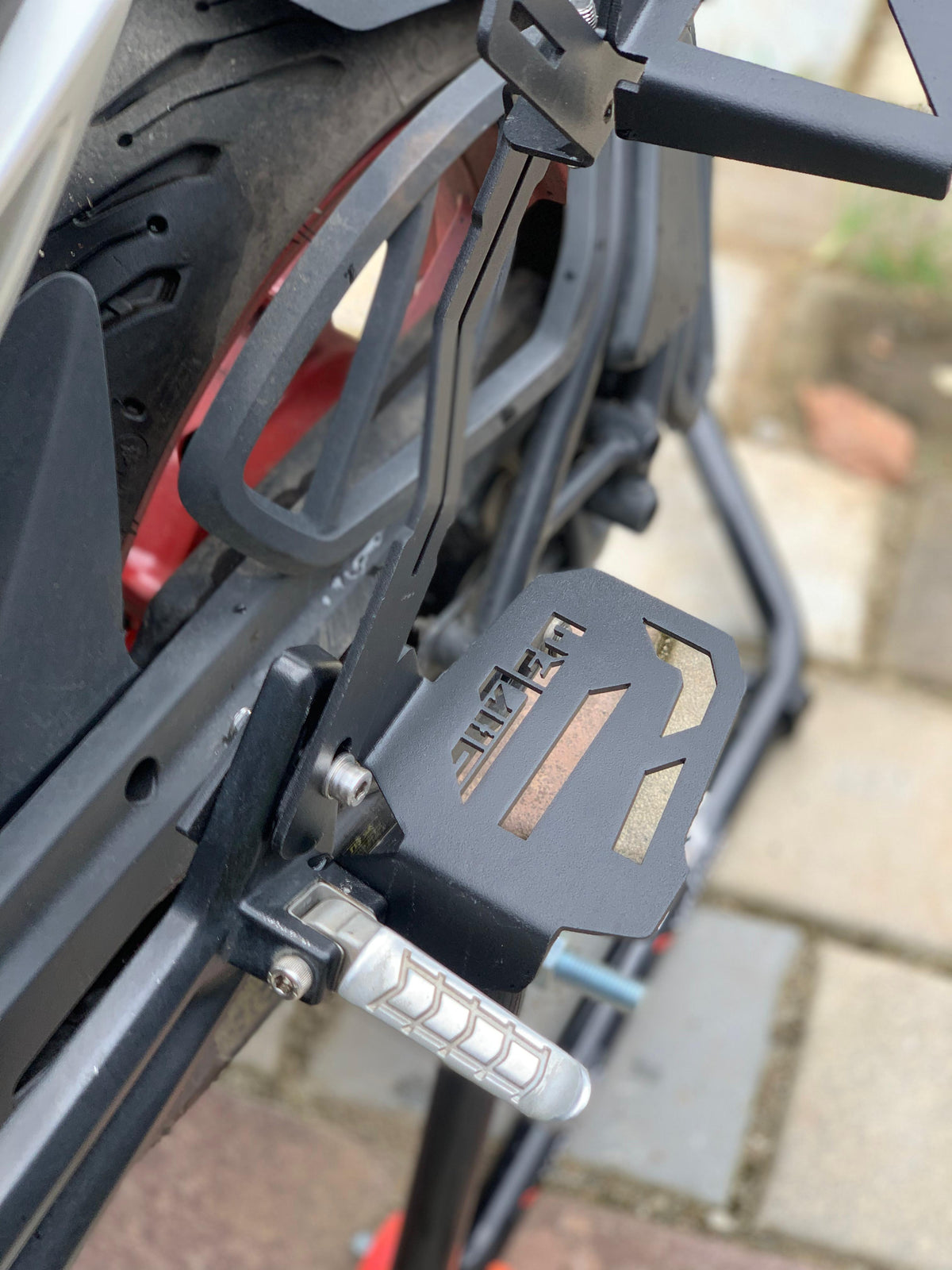 rtr 310 foot rest
