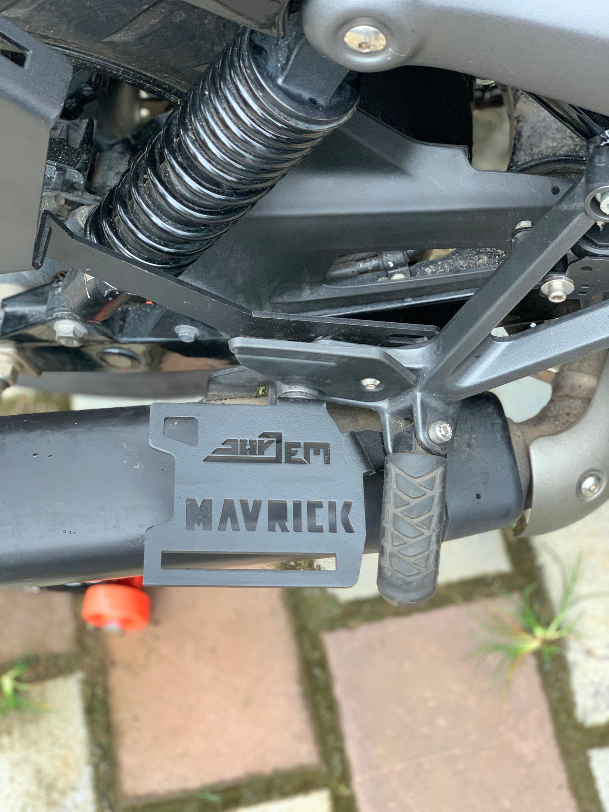 hero mavrick 440 foot rest